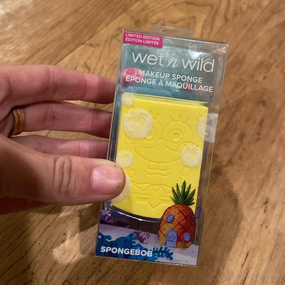 Wet n wild make up limited edition SpongeBob sponge